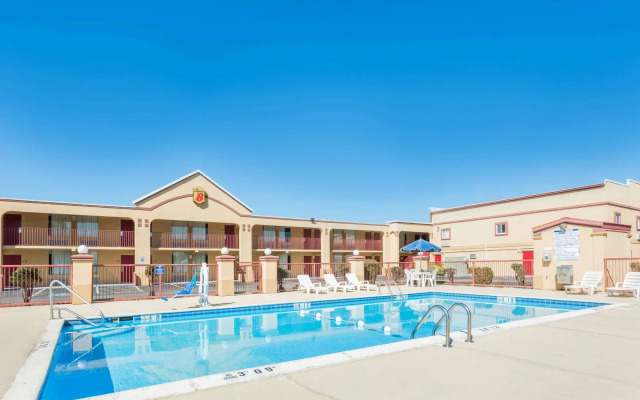 Motel 6 Forsyth, GA – Tift College