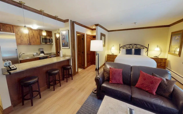 Manor Vail Lodge