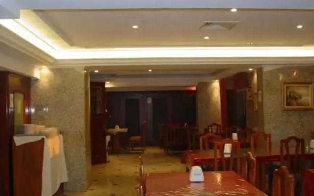 The Diplomat Suite Hotel
