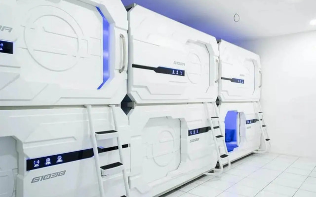 My Capsule Hotel by RedDoorz