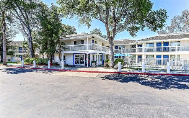 Motel 6 Oakland, CA - Embarcadero