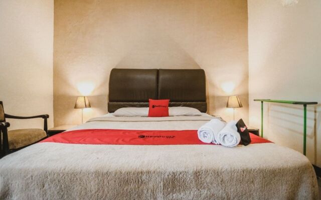 RedDoorz near RS USU Medan 3