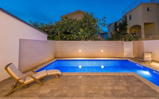 Villa Ema with pool