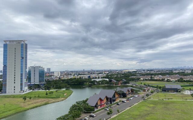 Homey And Comfort 2Br At Springlake Summarecon Bekasi Apartment