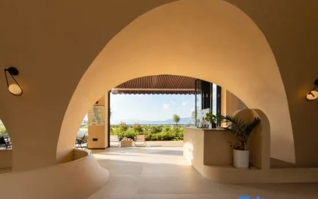 Xiaoluchenke Seaview Design Hotel (Dali Erhai Branch)