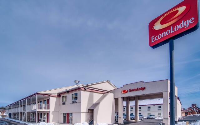 Econo Lodge East