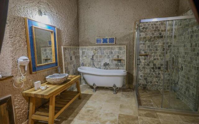 Kalsedon Cave Suites
