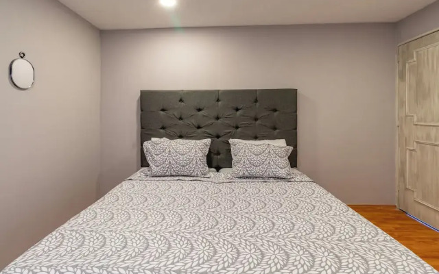 Penthouse Near Masaryk , Sleeps 16 , Pet Friendly