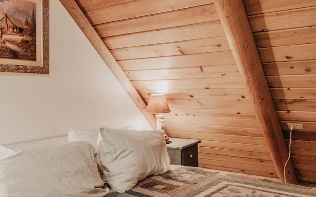 Baker Rim Cabin 17 - A Rustic Family Cabin With Modern Features