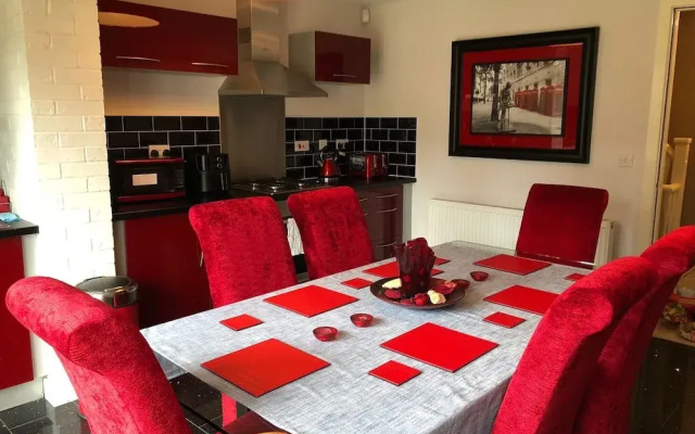 Sheffield Hillside Retreat