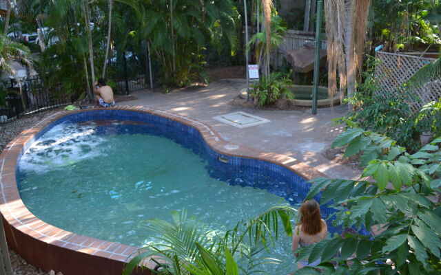 Frogshollow Backpackers