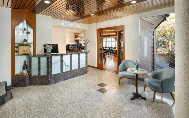 Hotel An Der Reuss – Lobby – Root