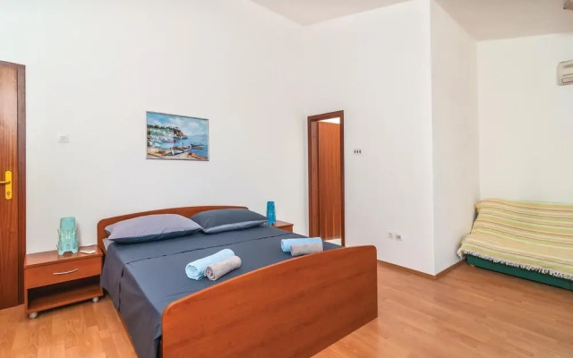 Awesome Home in Omis With Wifi and 6 Bedrooms