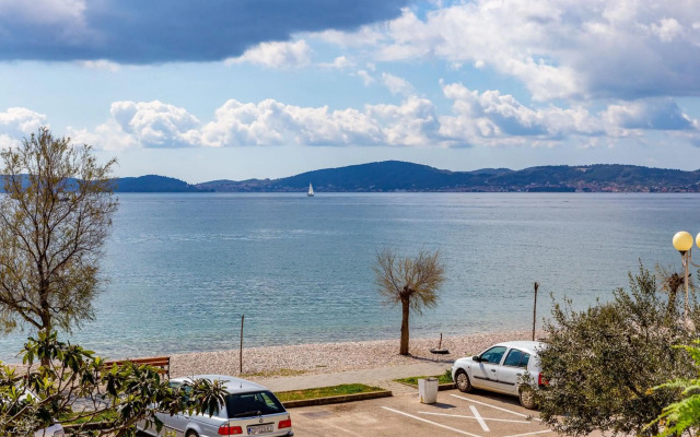 Mare-More studio w balcony and beach front and view