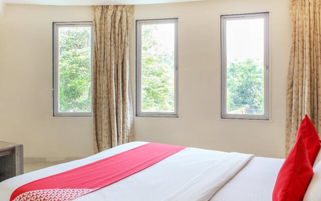 OYO 22692 Flagship Strand Resort