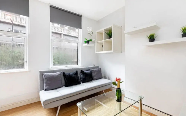 Liverpool Street City Apartment