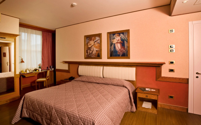 Hotel Sangallo Palace