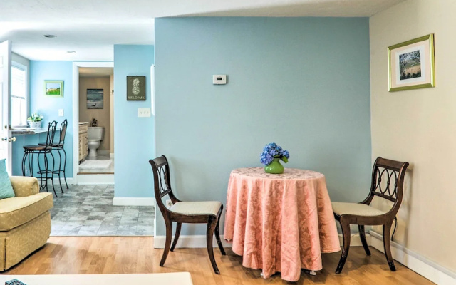 3 Mi to Bourne Scenic Park: Quaint Cape Cod Apt