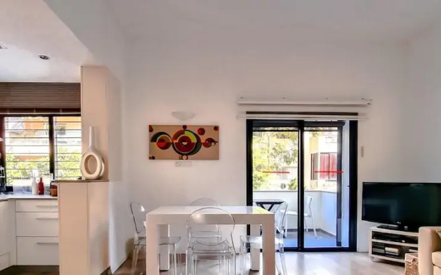 Rupin Nacre in Tel Aviv-yafo