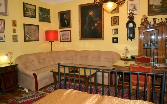 Central Market Apartment