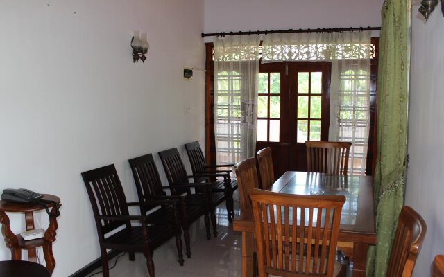 Weera Villa - D.H. Hikkaduwa