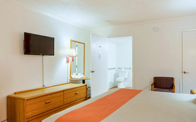 Motel 6 Perry, GA