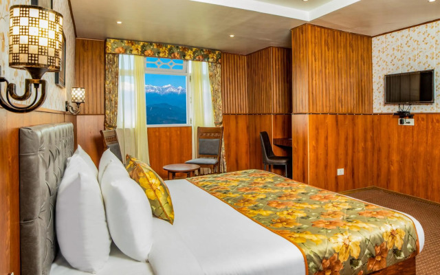 Summit Oakden Resort Mall Road