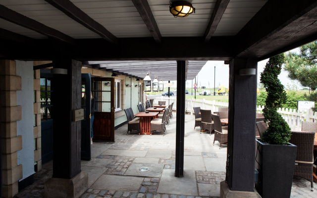 Red Lion Todwick by Chef and Brewer Collection