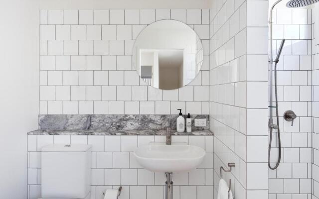 Byron Bay Accom - North Beach Houses 28 Bayshore Drive - No pool in studio
