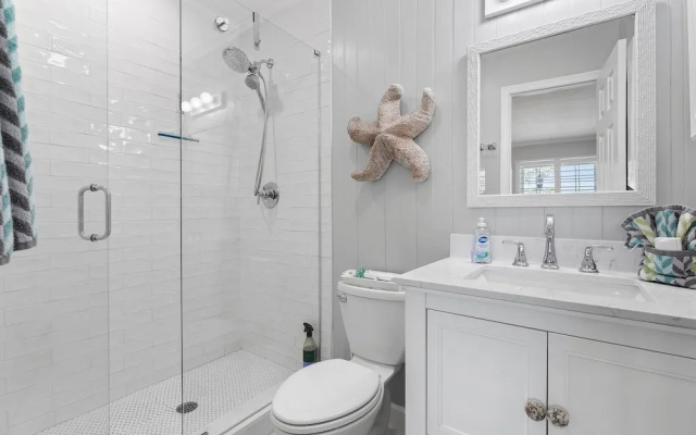 Colony Beach Club 204