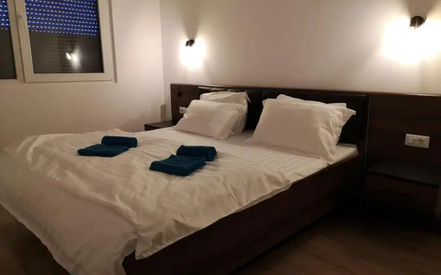 Ared-Atrium Mall ChrysFlatty 3 Premium apartment 60mp