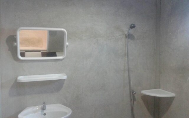 Back-Budget Hostel
