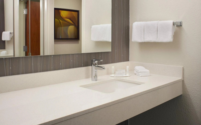 Courtyard by Marriott Kansas City Overland Park/Convention Center