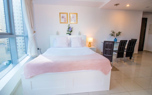 One Perfect Stay- Studio at Bay Central