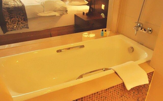 Xinbai Grand Hotel