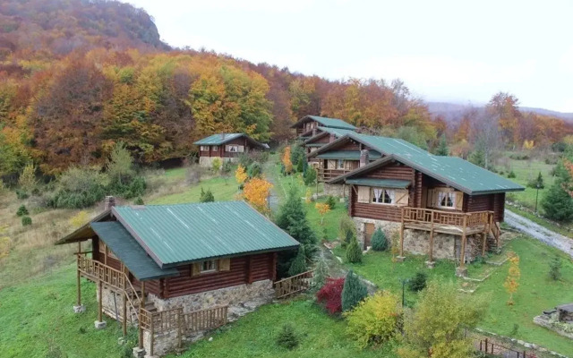 Sfendamos Wood Village