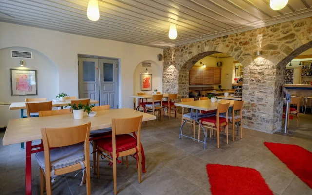 Kiriaki Guesthouse & Suites