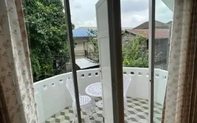 RQ THEVA Heritique Baan Praya Dinsor Road