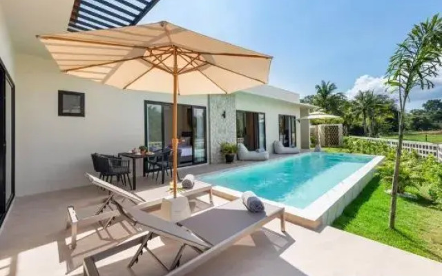 Private Pool Paradise: Sereniwood 3br