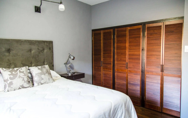 New Kingston Apartment at The Palms