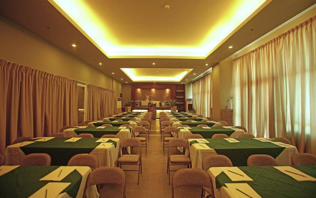 La Mirada Hotel