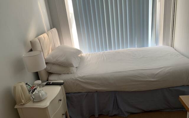 The Corner Rooms