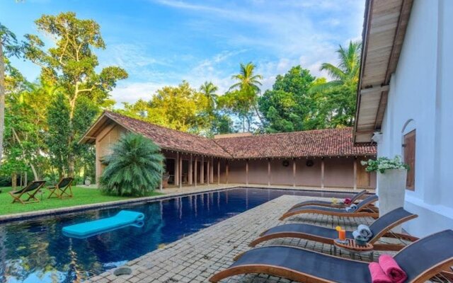 Maya Tangalle