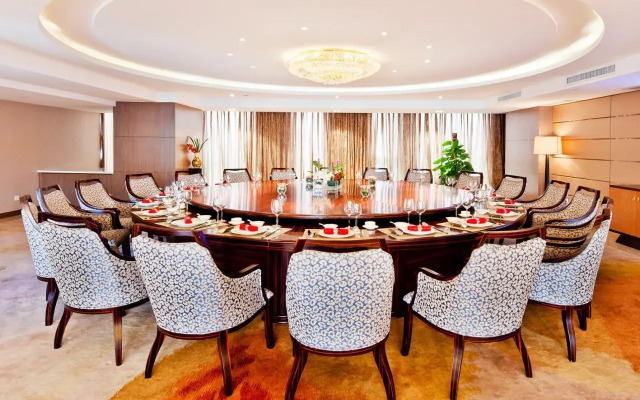 White Horse Lake Jianguo Hotel