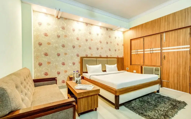 SPOT ON 61898 Hotel Riya Palace