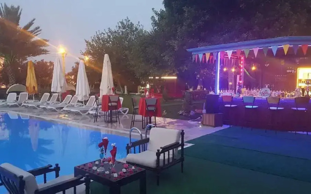 Side Center Hotel