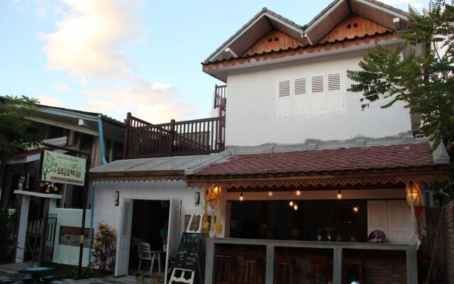 Frangipani Guest House