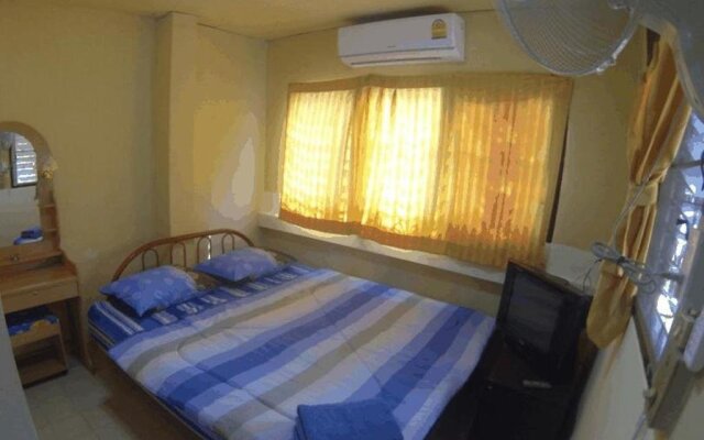 Nuan Cofe & Guesthouse