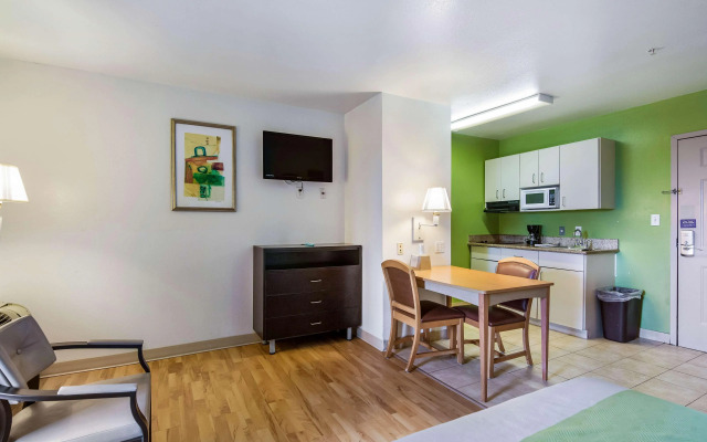 OYO Townhouse Beaumont Medical Center Area