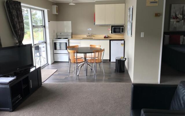 Lakes Edge Holiday Park